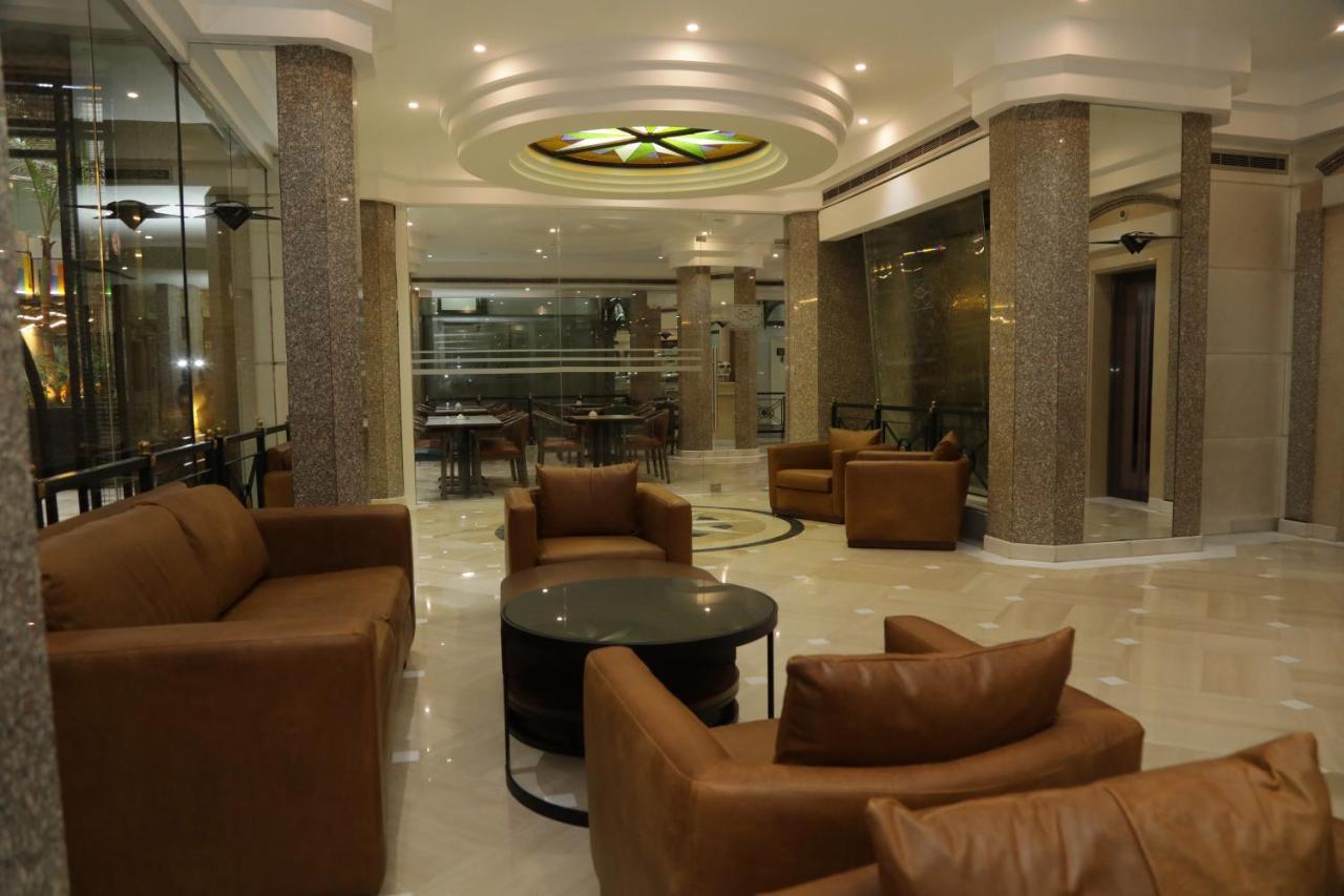 El Sheikh Suites Hotel Beiroet Buitenkant foto