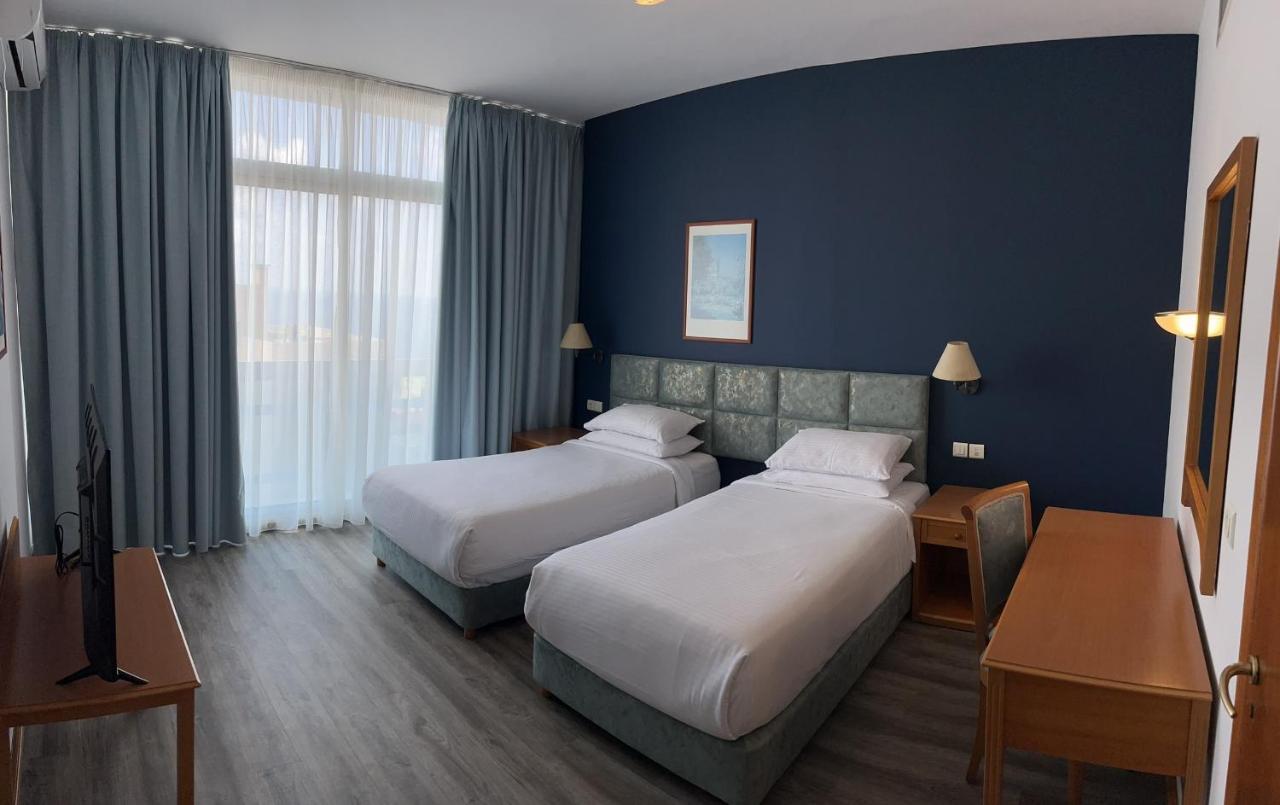 El Sheikh Suites Hotel Beiroet Buitenkant foto