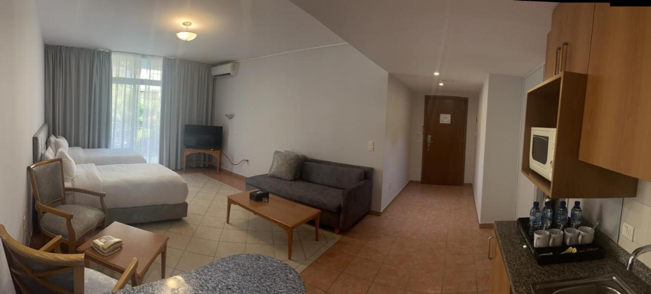 El Sheikh Suites Hotel Beiroet Buitenkant foto