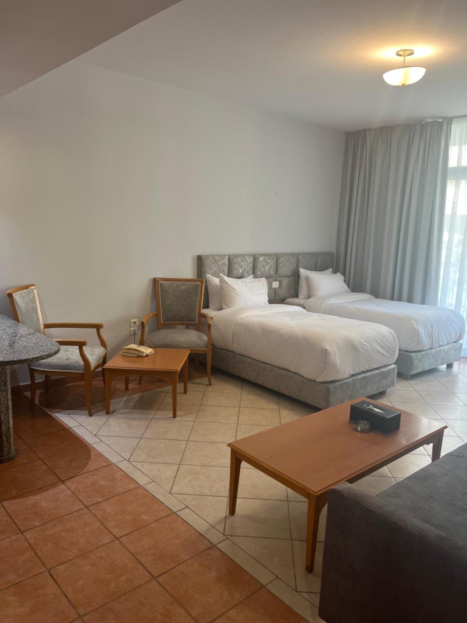 El Sheikh Suites Hotel Beiroet Buitenkant foto